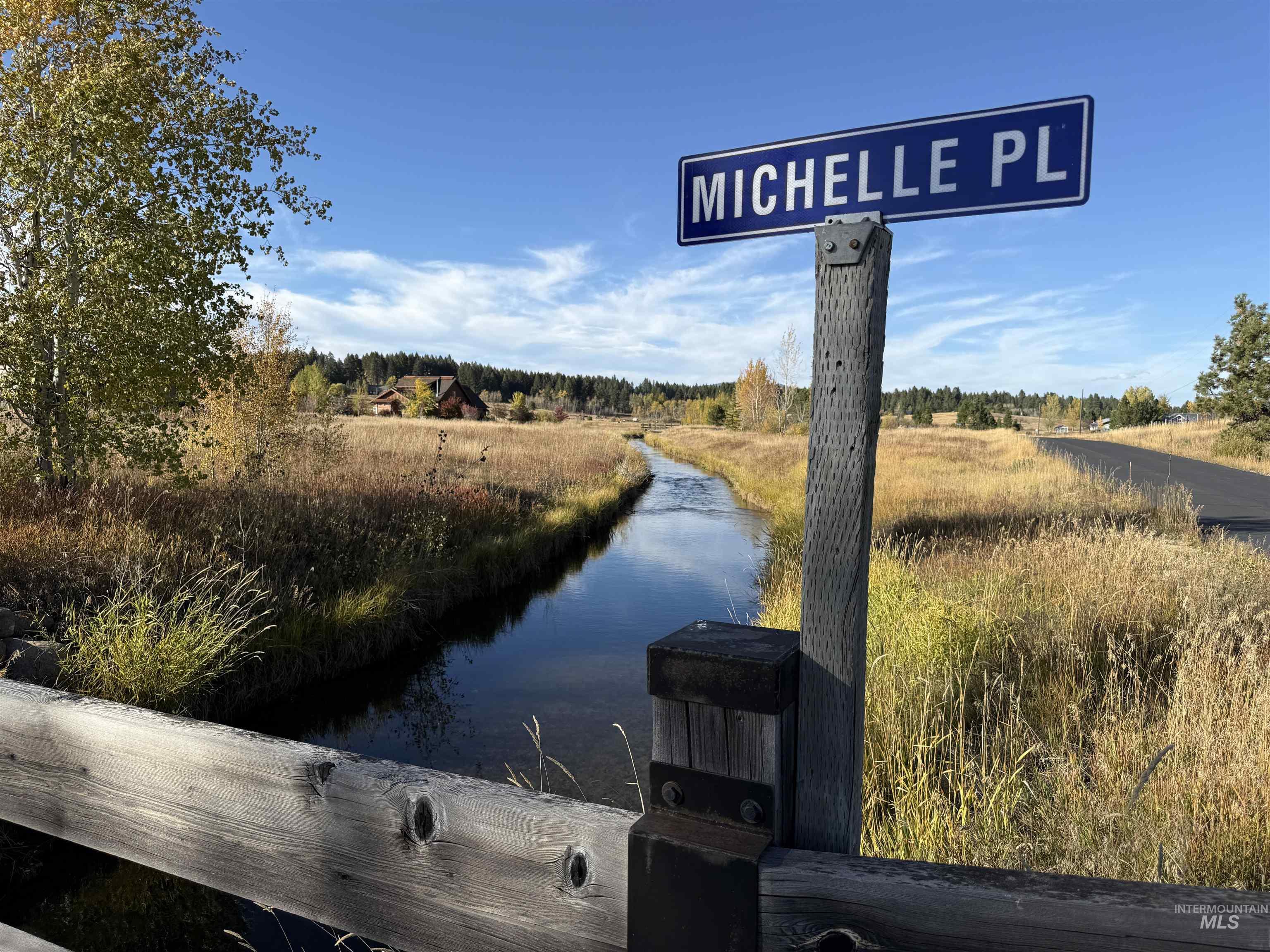 13 Michelle Place Property Photo 3
