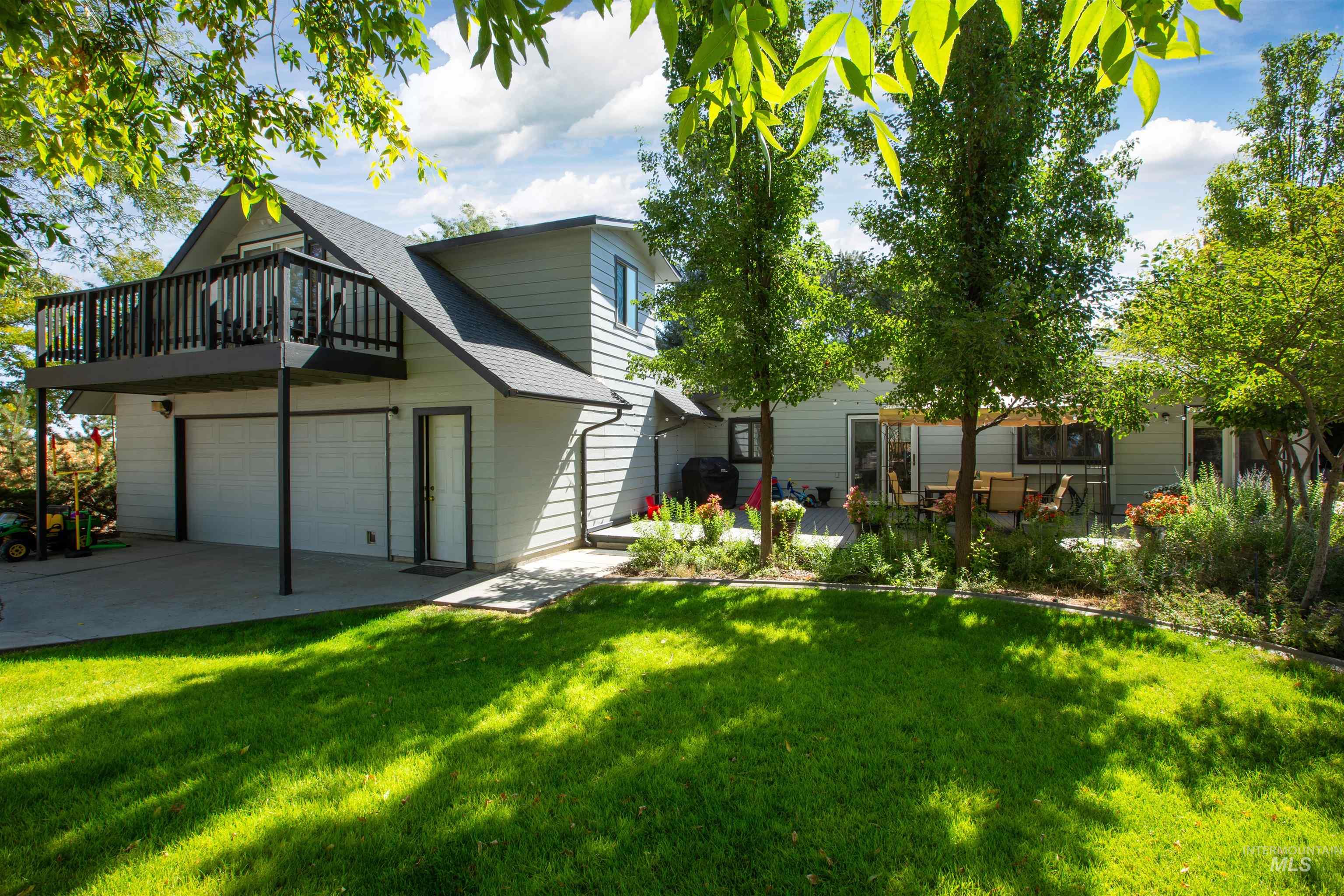 150 E Hubbard Property Photo 1