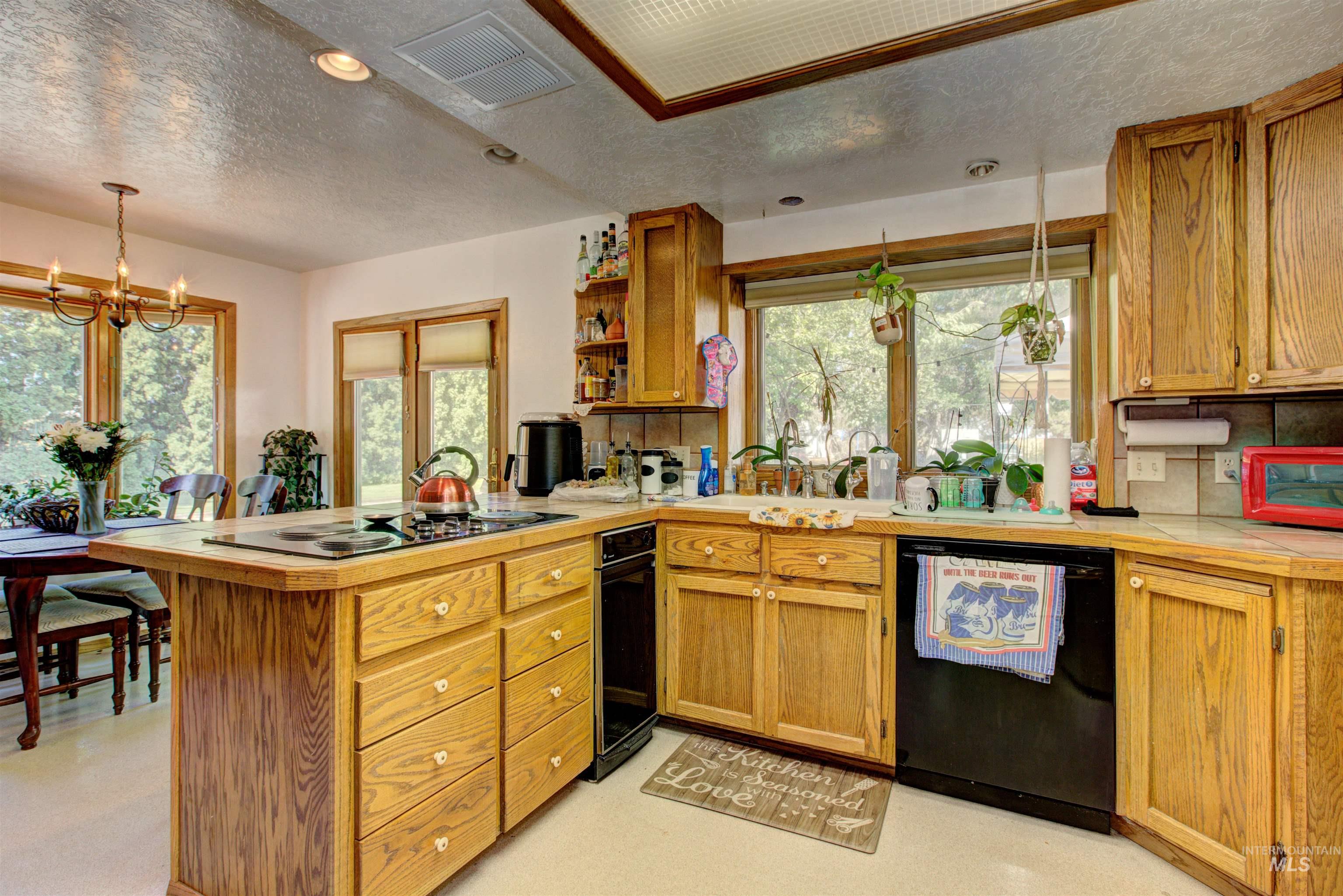 150 E Hubbard Property Photo 11