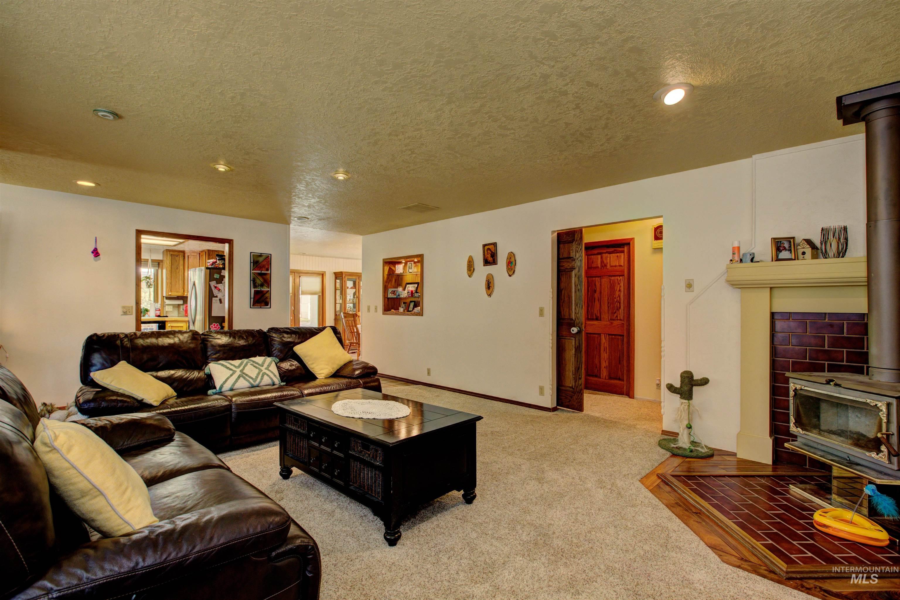 150 E Hubbard Property Photo 13