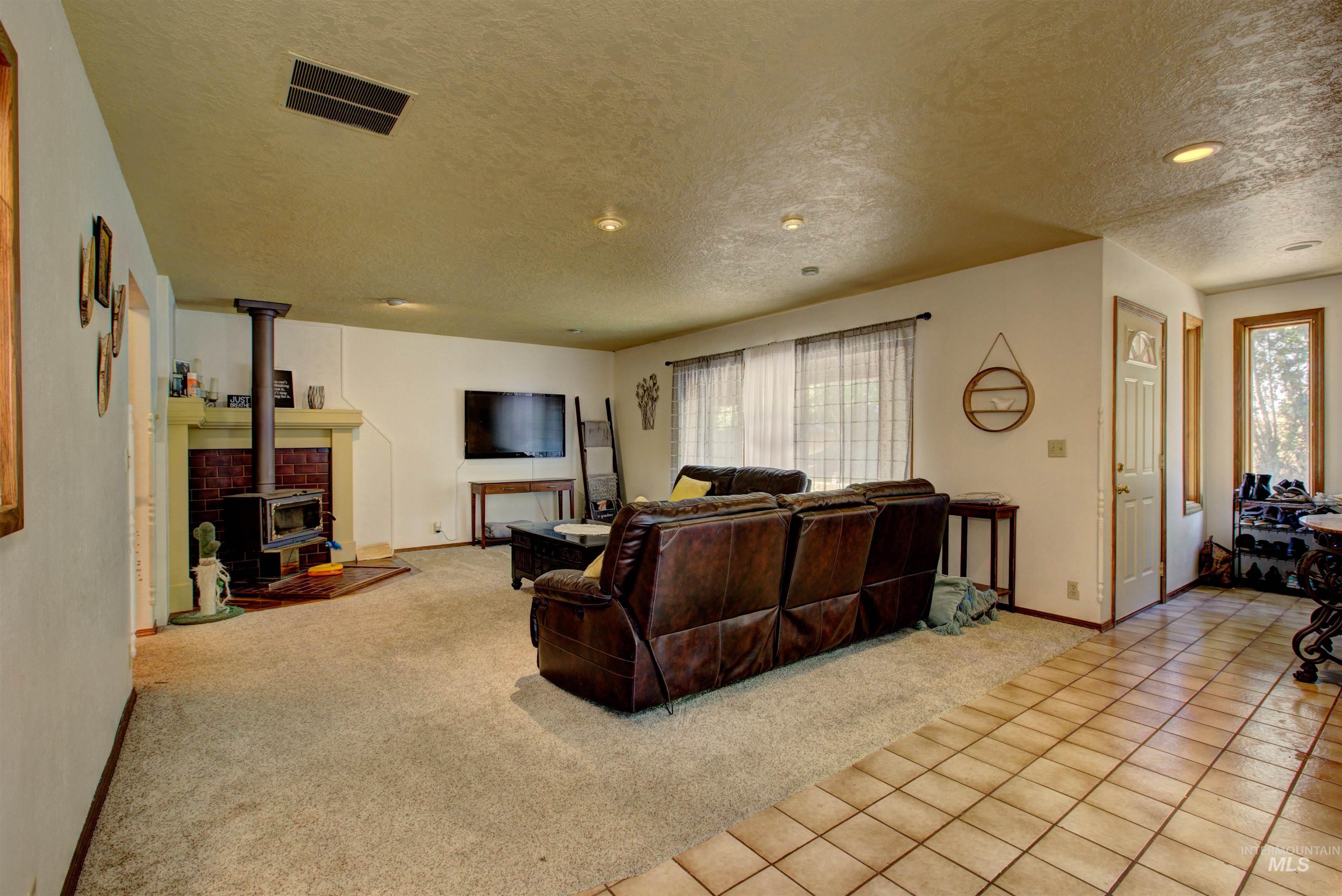 150 E Hubbard Property Photo 16
