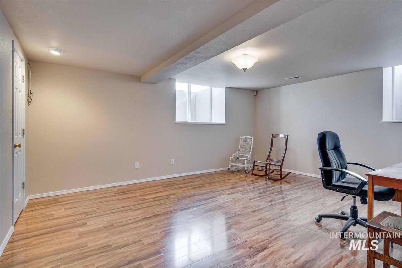 150 E Hubbard Property Photo 27