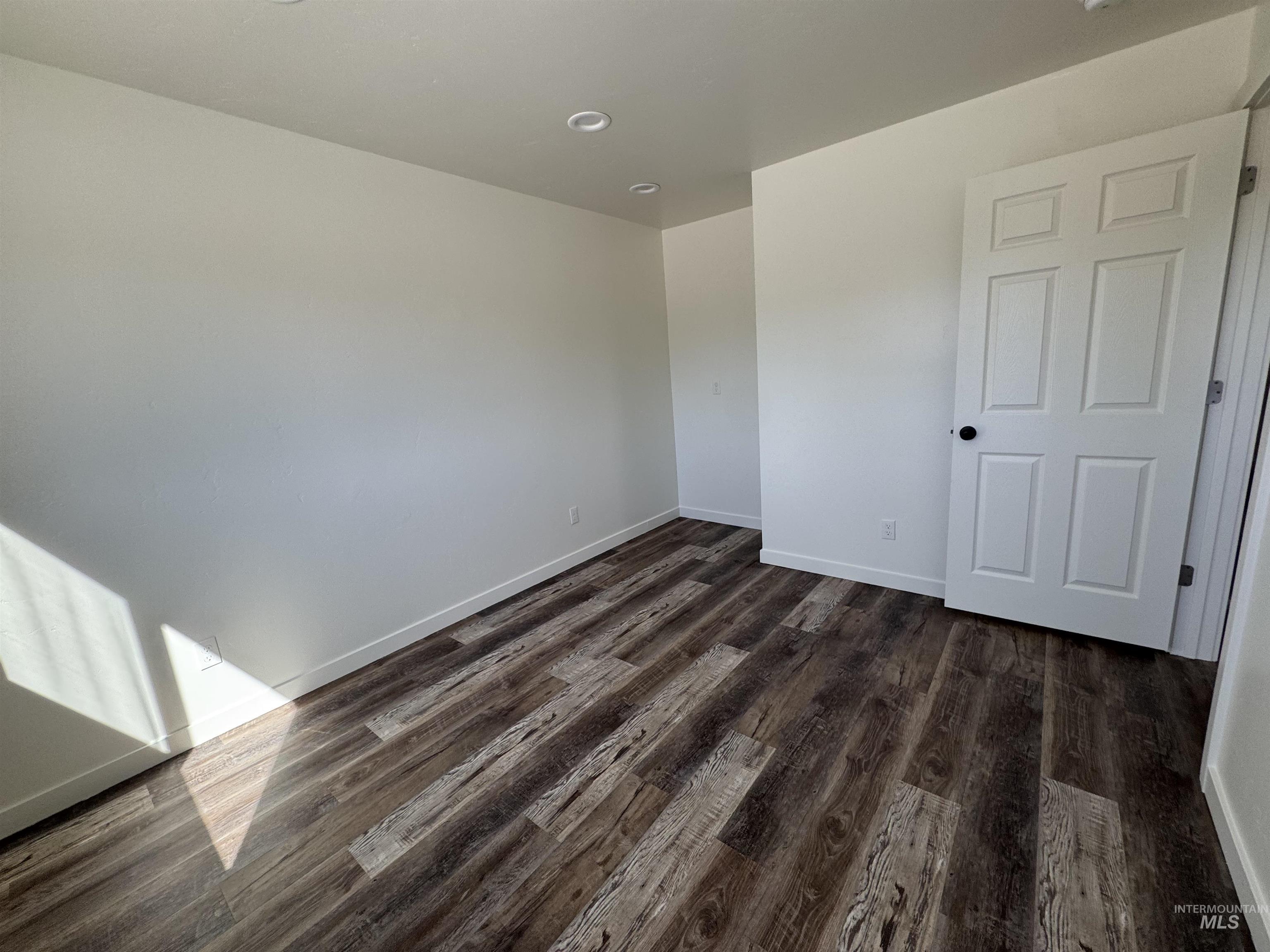190 Roosevelt St Property Photo 33