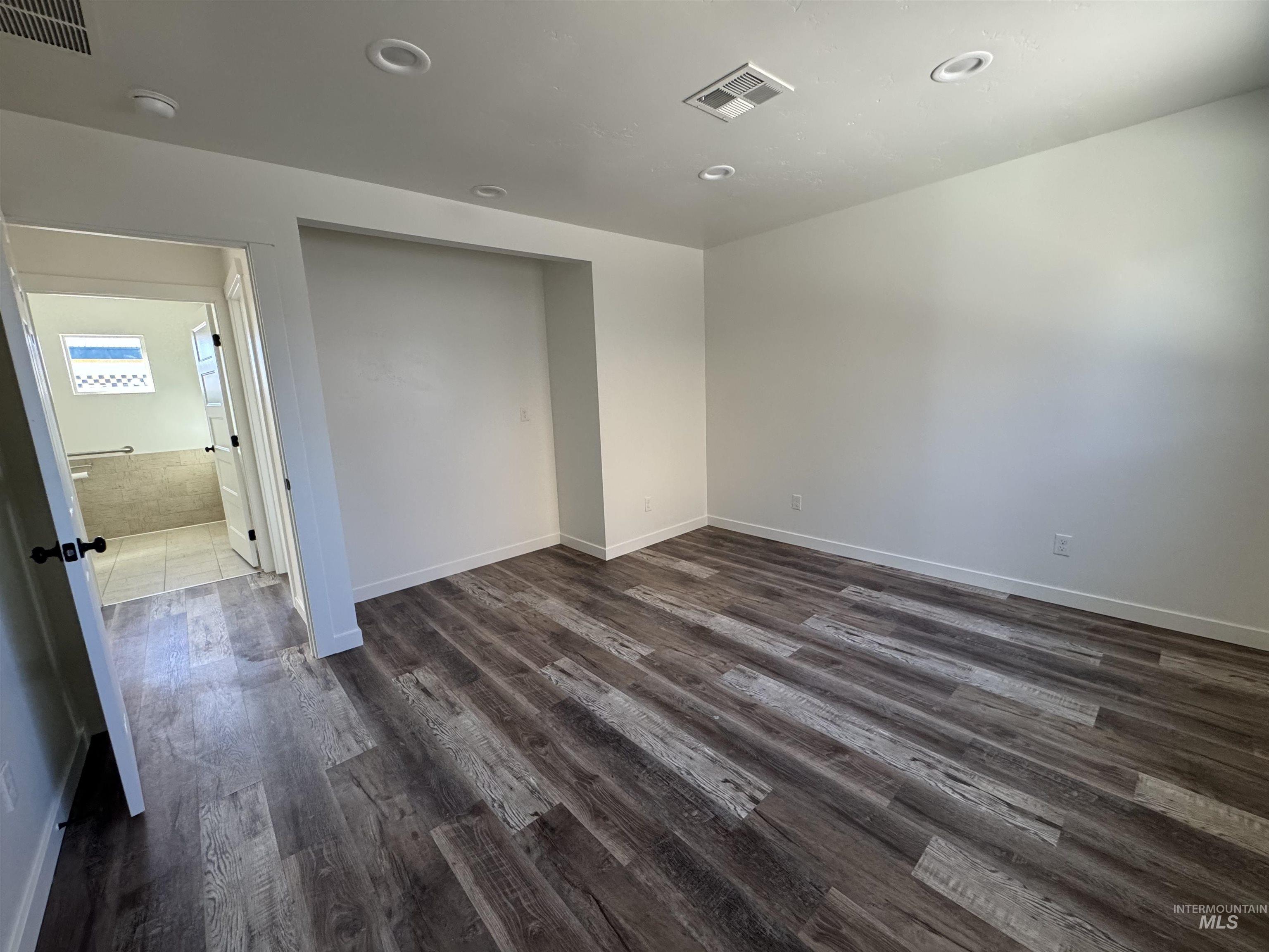 190 Roosevelt St Property Photo 37