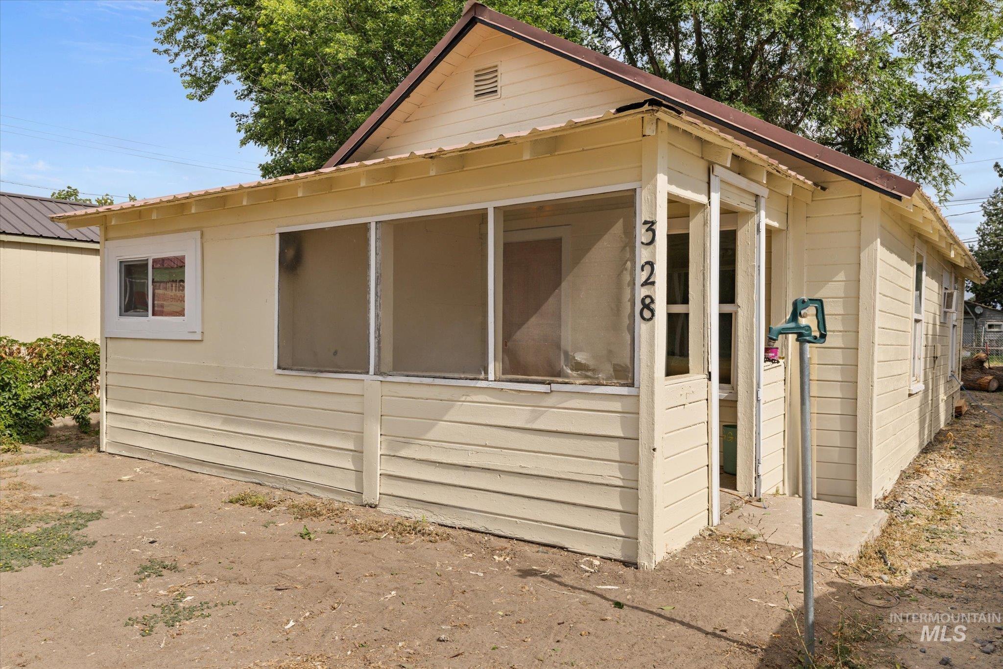 328 W Owyhee Ave Property Photo 1