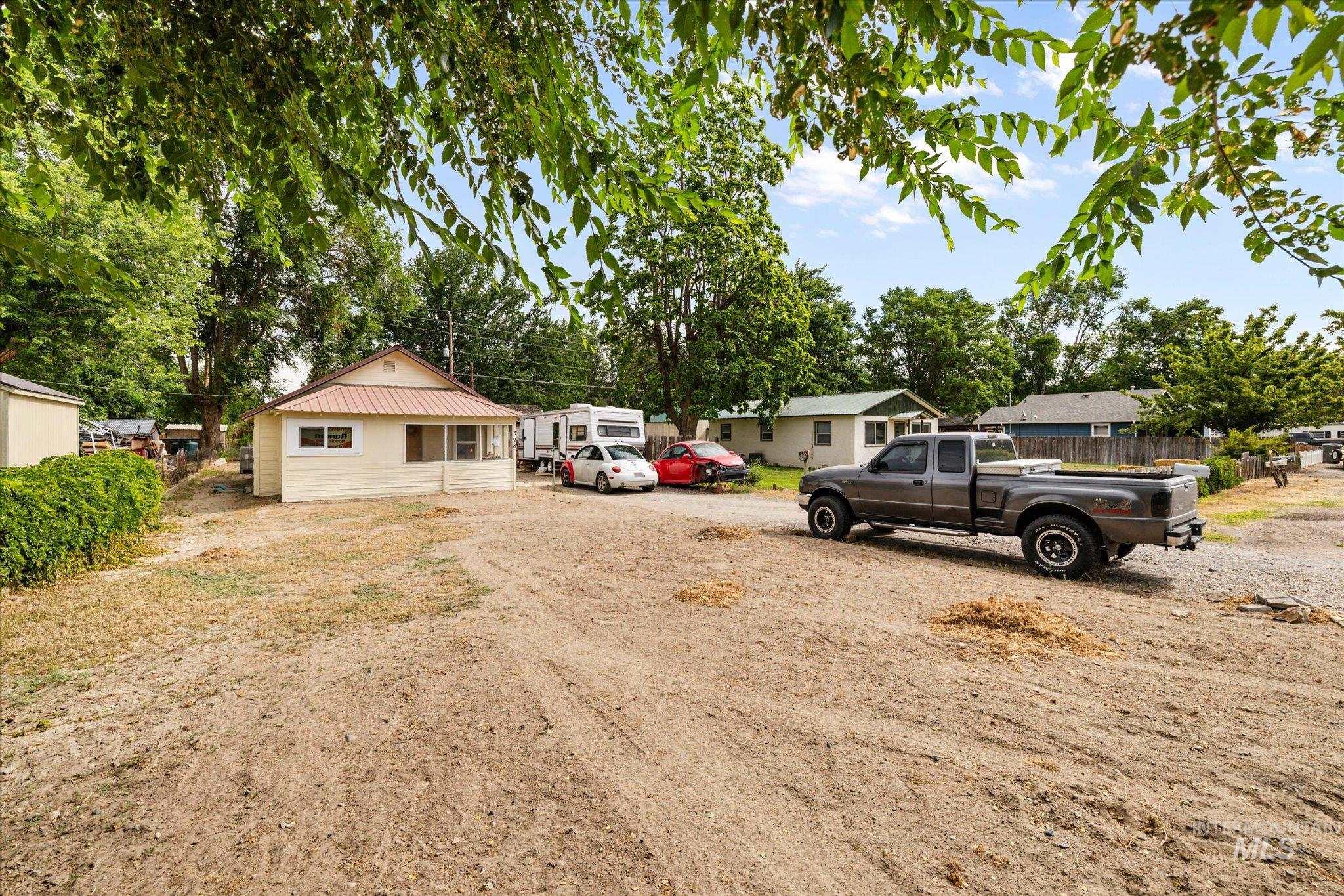 328 W Owyhee Ave Property Photo 7