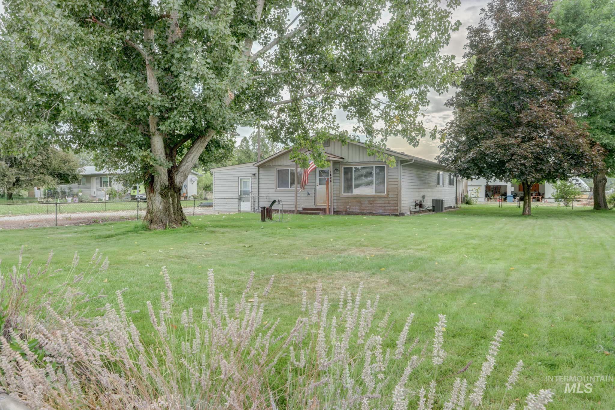 1424 Mill Rd Property Photo 1