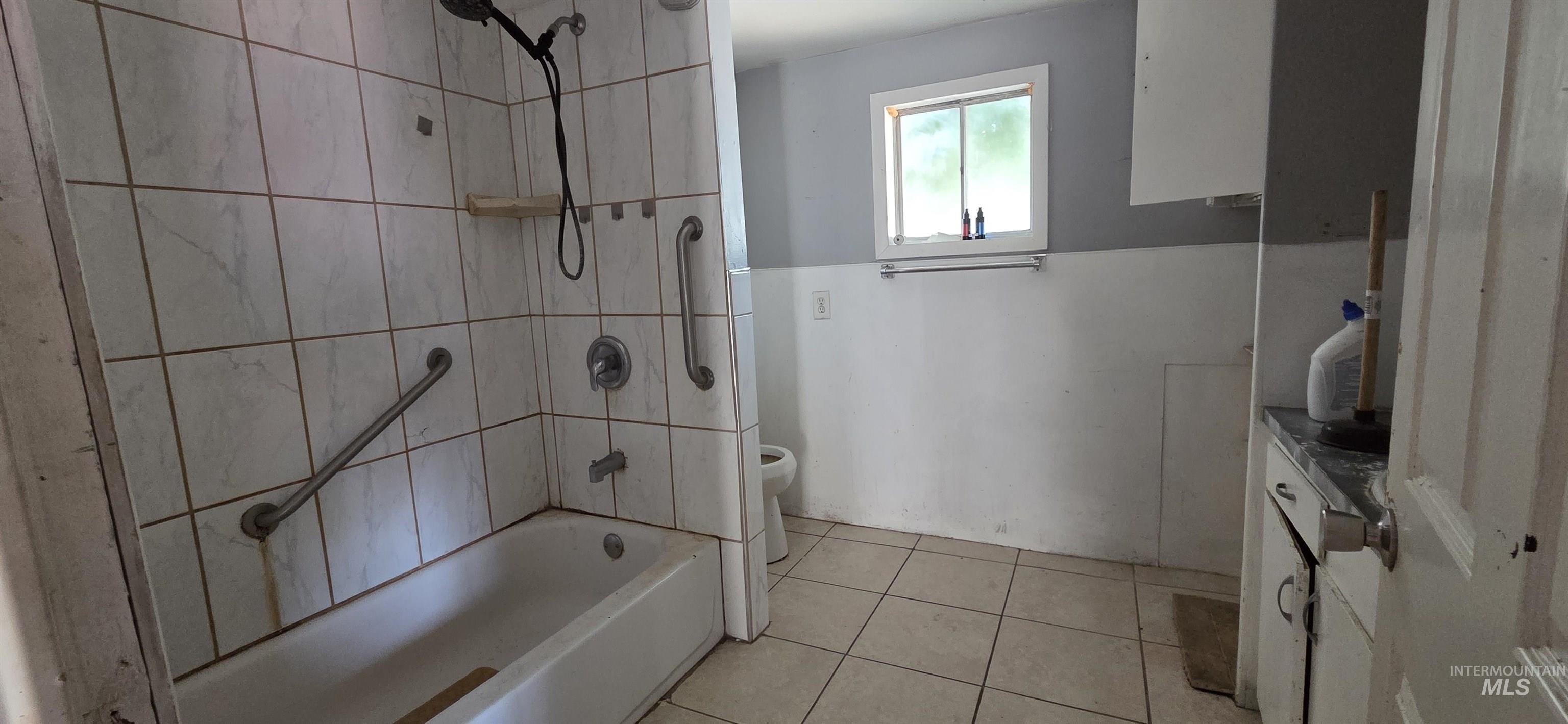 313 E Kearney St Property Photo 15