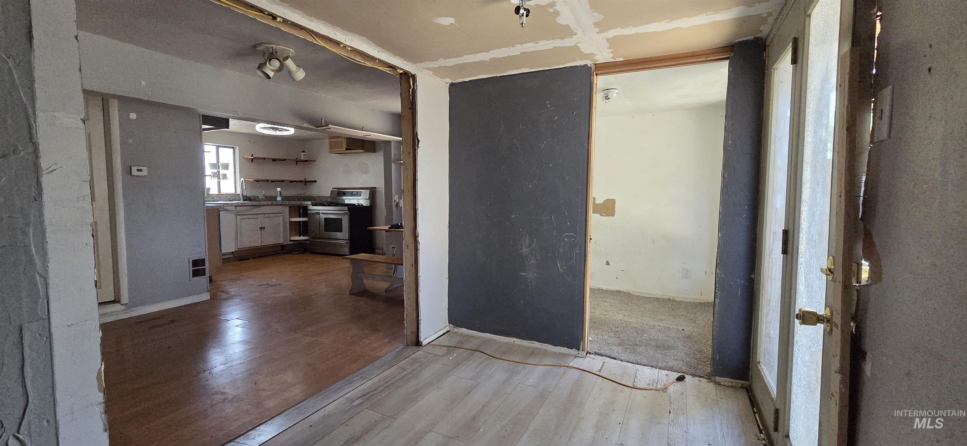 313 E Kearney St Property Photo 17