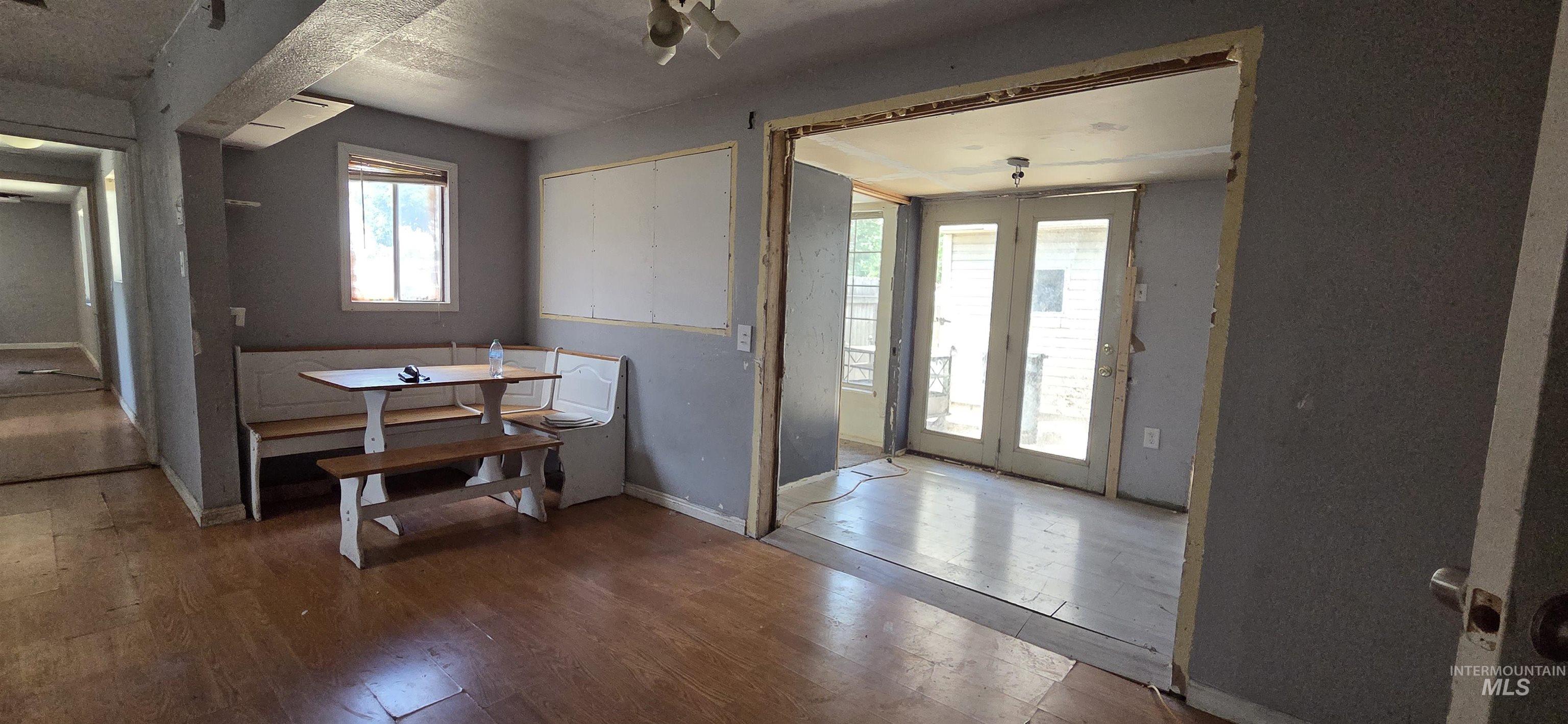 313 E Kearney St Property Photo 21