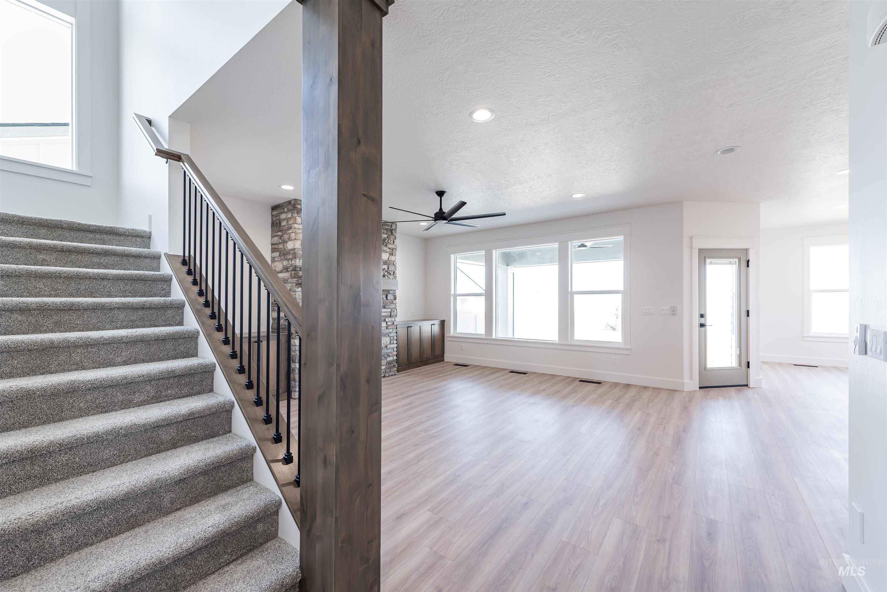 410 S Diesel Way Property Photo 3