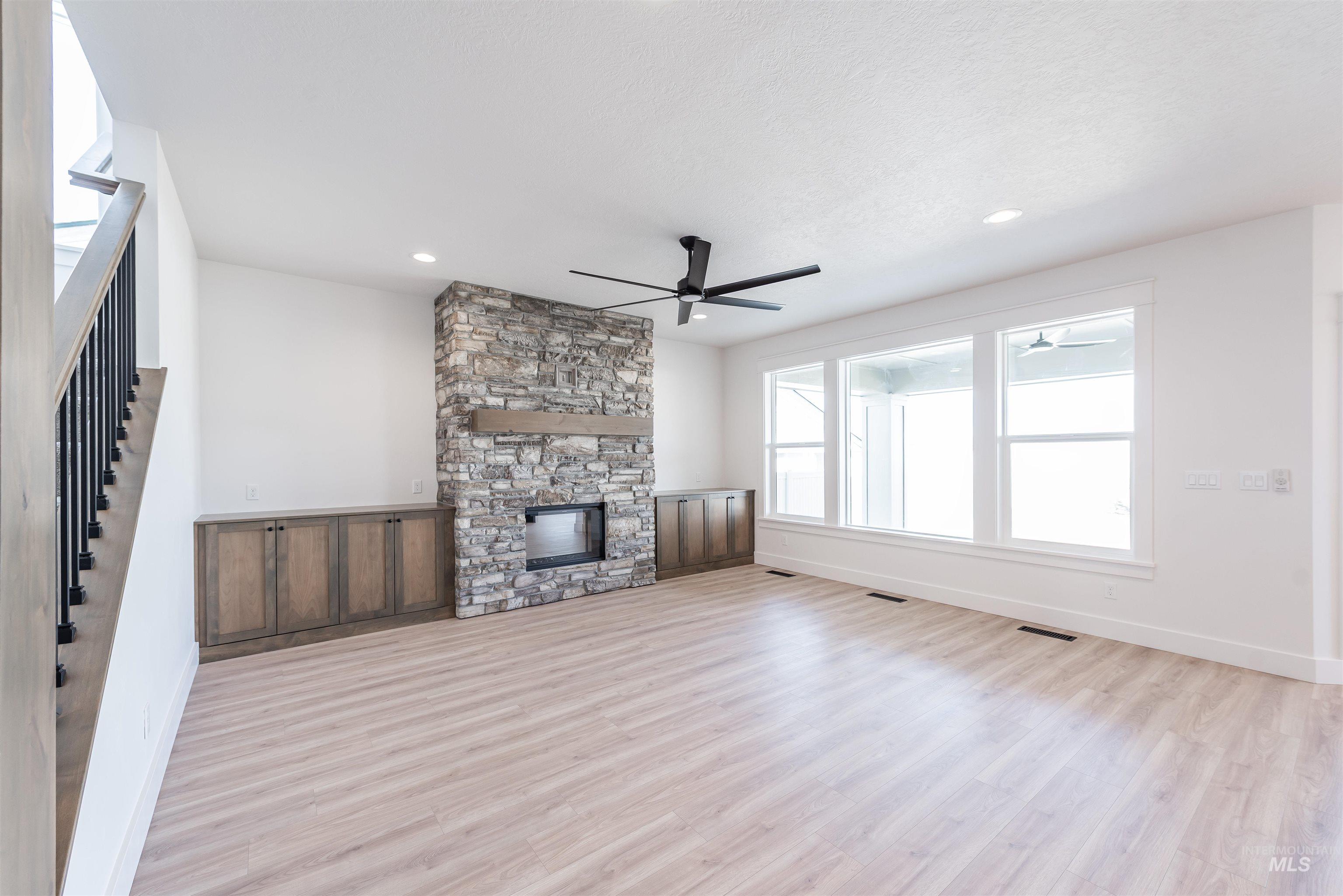 410 S Diesel Way Property Photo 4