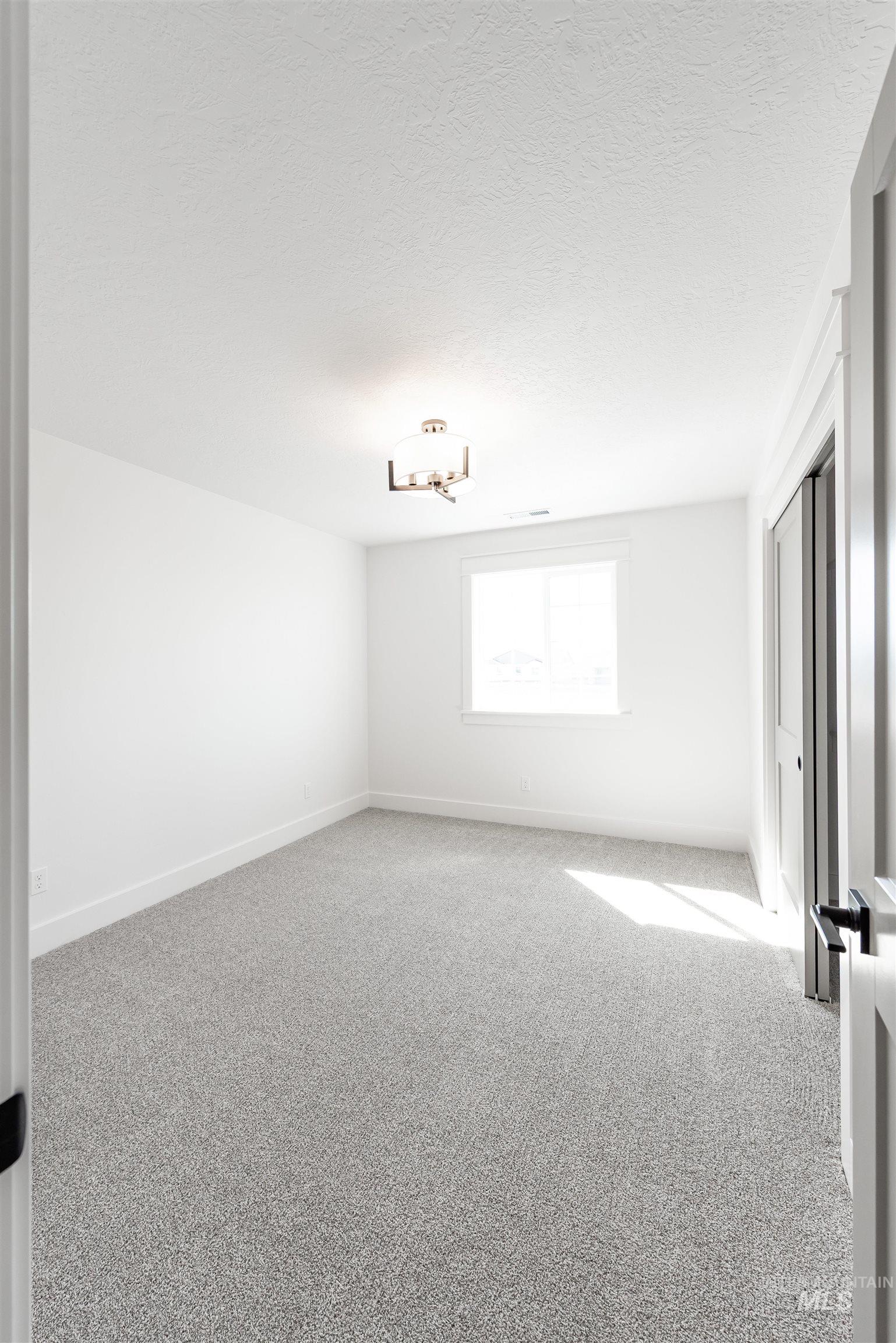 410 S Diesel Way Property Photo 37