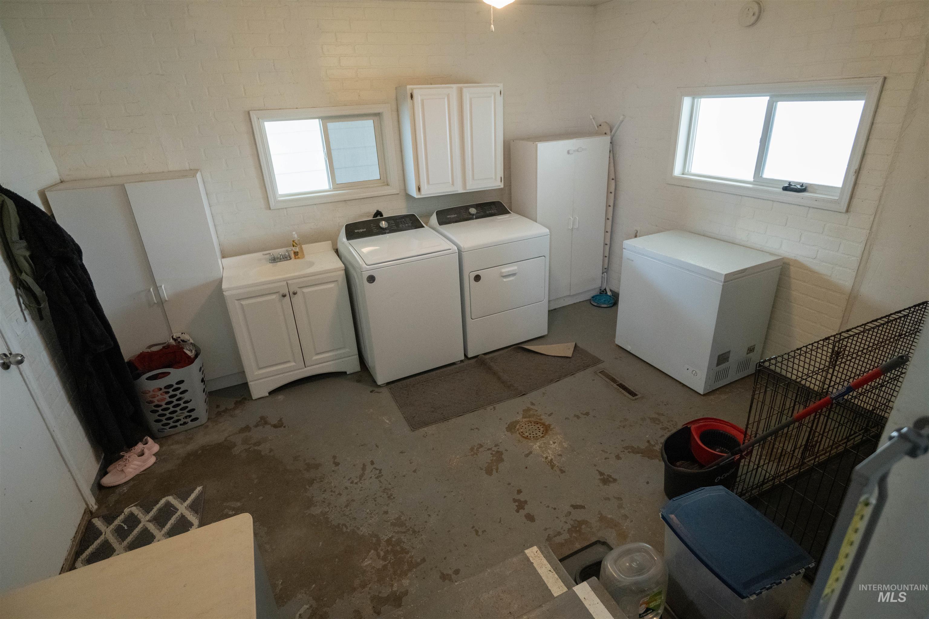 2815 Center Avenue Property Photo 30