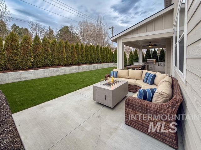 3366 W Lassen Dr Property Photo 4