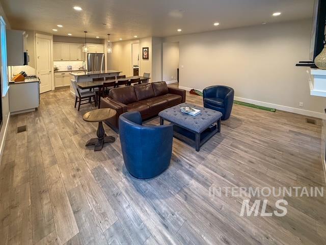 3366 W Lassen Dr Property Photo 17