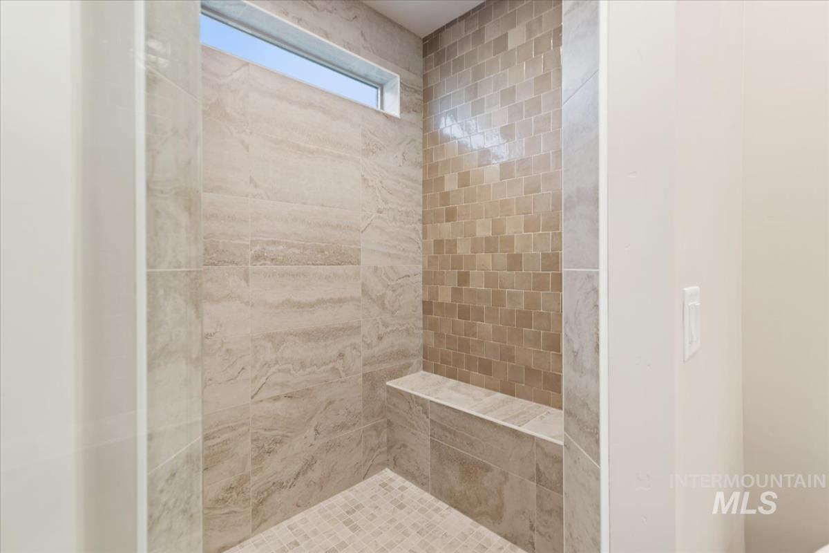563 N Morehouse Ave. Property Photo 22