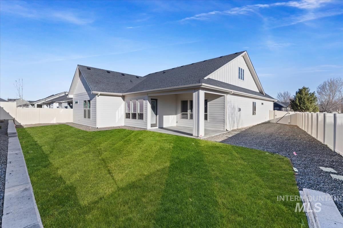 563 N Morehouse Ave. Property Photo 33