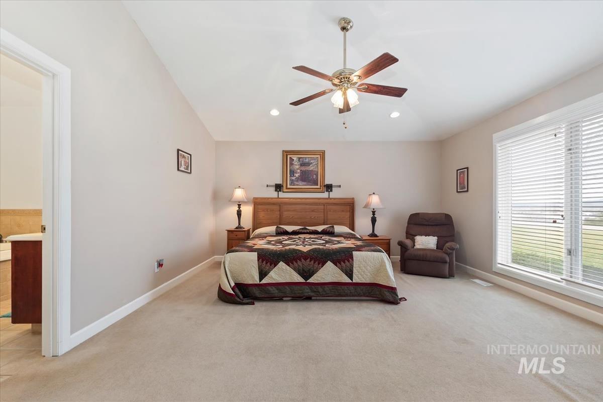 4609 N Mountain View Drive Property Photo 15