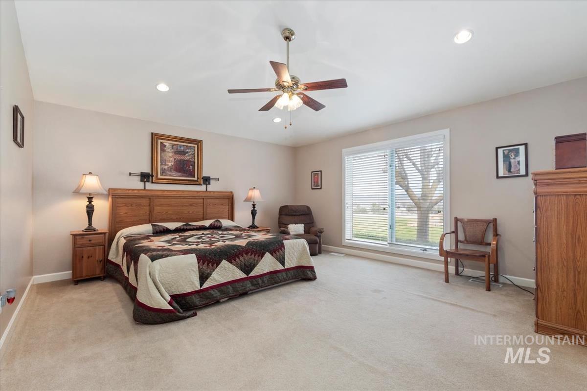 4609 N Mountain View Drive Property Photo 16