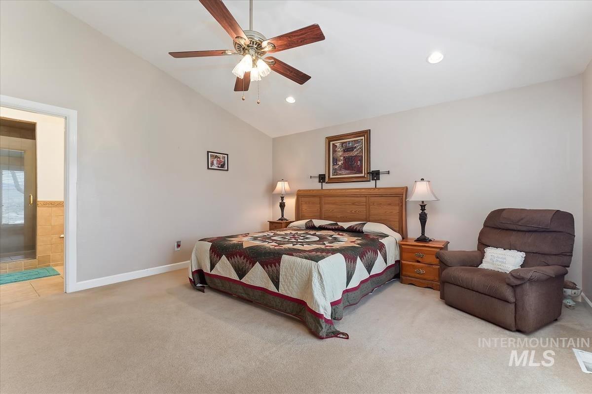 4609 N Mountain View Drive Property Photo 17