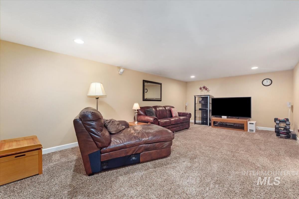 4609 N Mountain View Drive Property Photo 29
