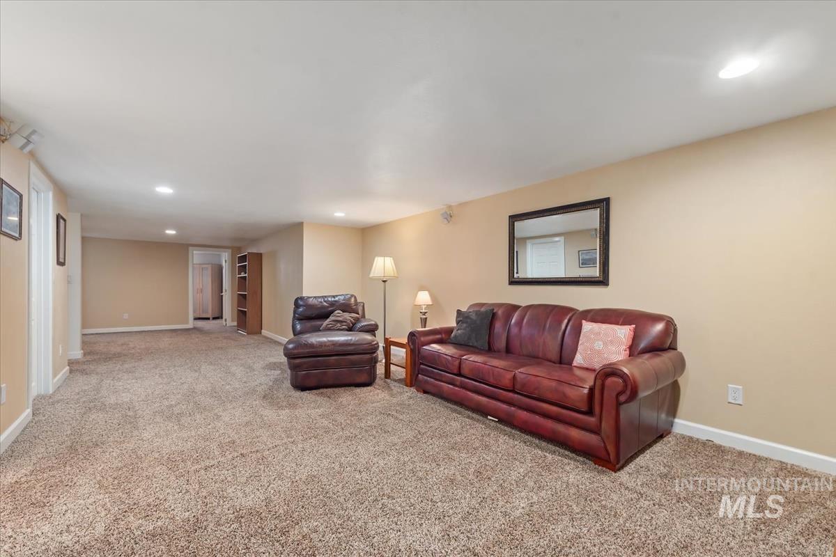 4609 N Mountain View Drive Property Photo 33