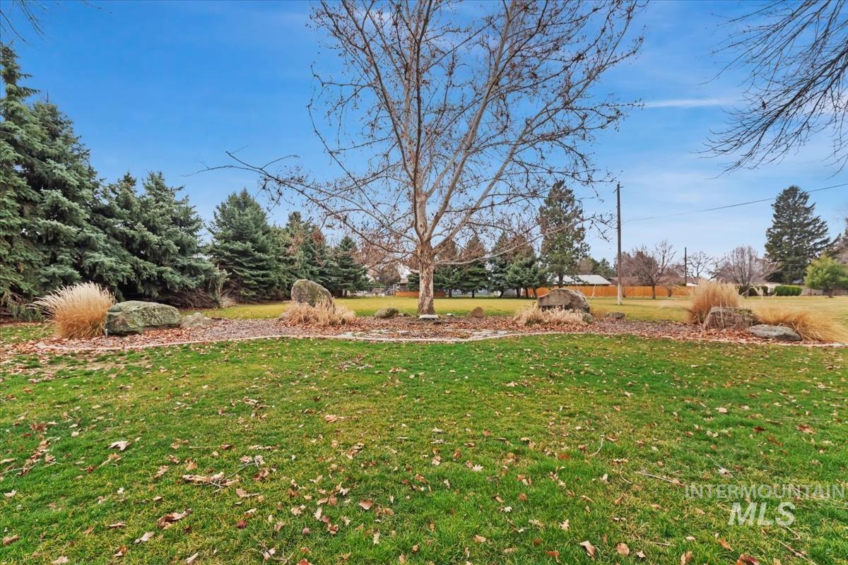 4609 N Mountain View Drive Property Photo 37