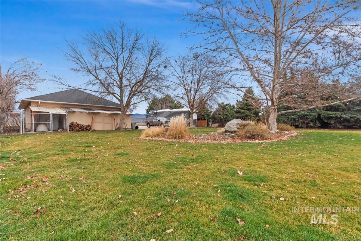 4609 N Mountain View Drive Property Photo 38
