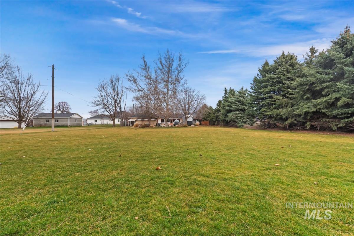 4609 N Mountain View Drive Property Photo 39