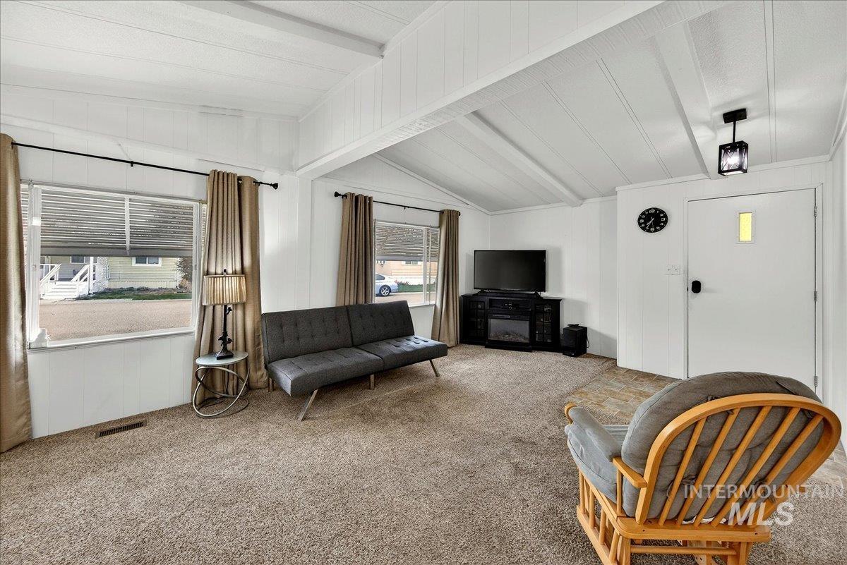 5384 N Glencrest Ln Property Photo 1