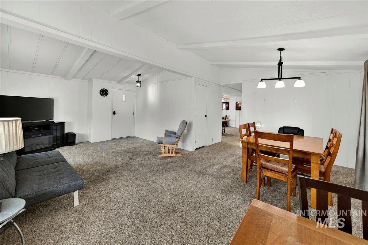 5384 N Glencrest Ln Property Photo 3
