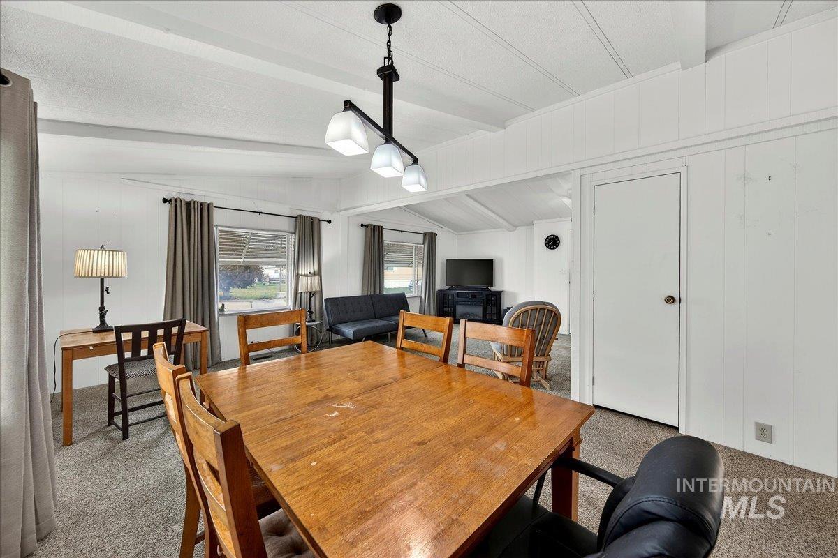 5384 N Glencrest Ln Property Photo 8