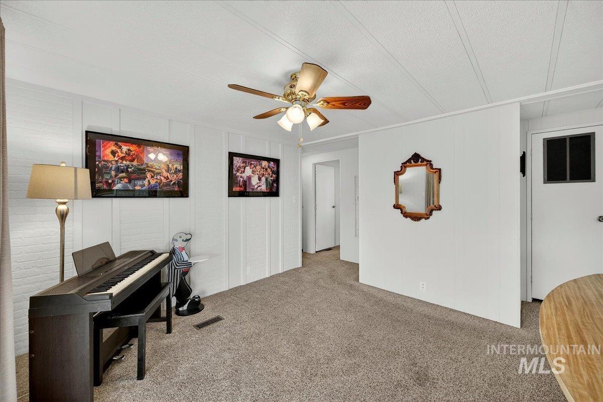 5384 N Glencrest Ln Property Photo 14