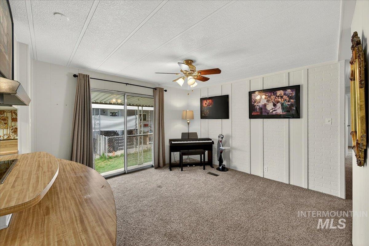 5384 N Glencrest Ln Property Photo 15