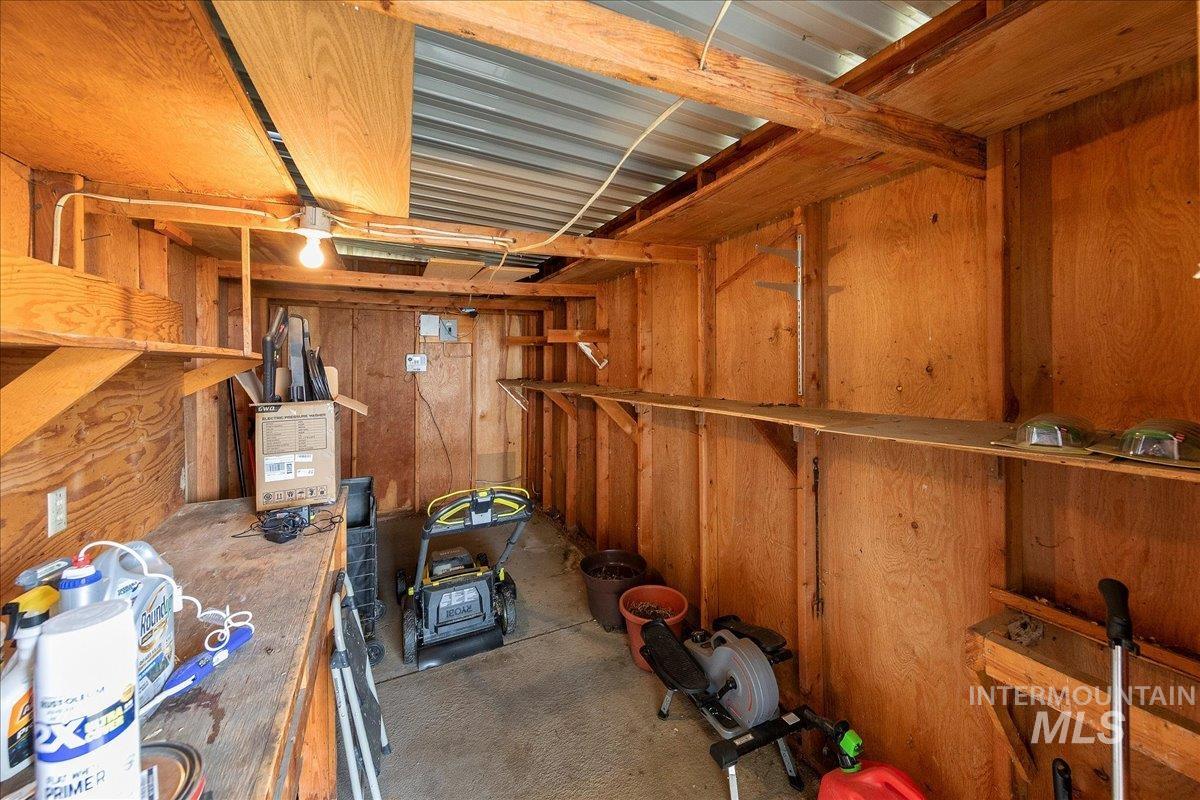 5384 N Glencrest Ln Property Photo 16