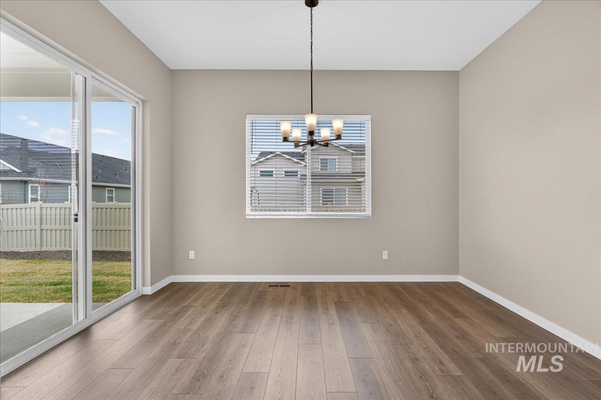 1363 Stirling Meadows Property Photo 7