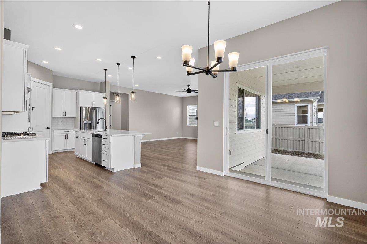 1363 Stirling Meadows Property Photo 8