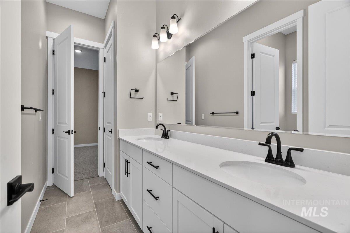 1363 Stirling Meadows Property Photo 28