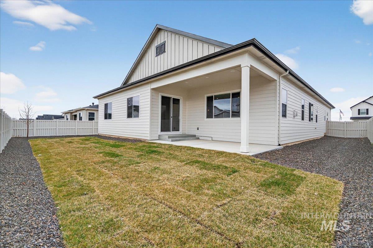 1363 Stirling Meadows Property Photo 38