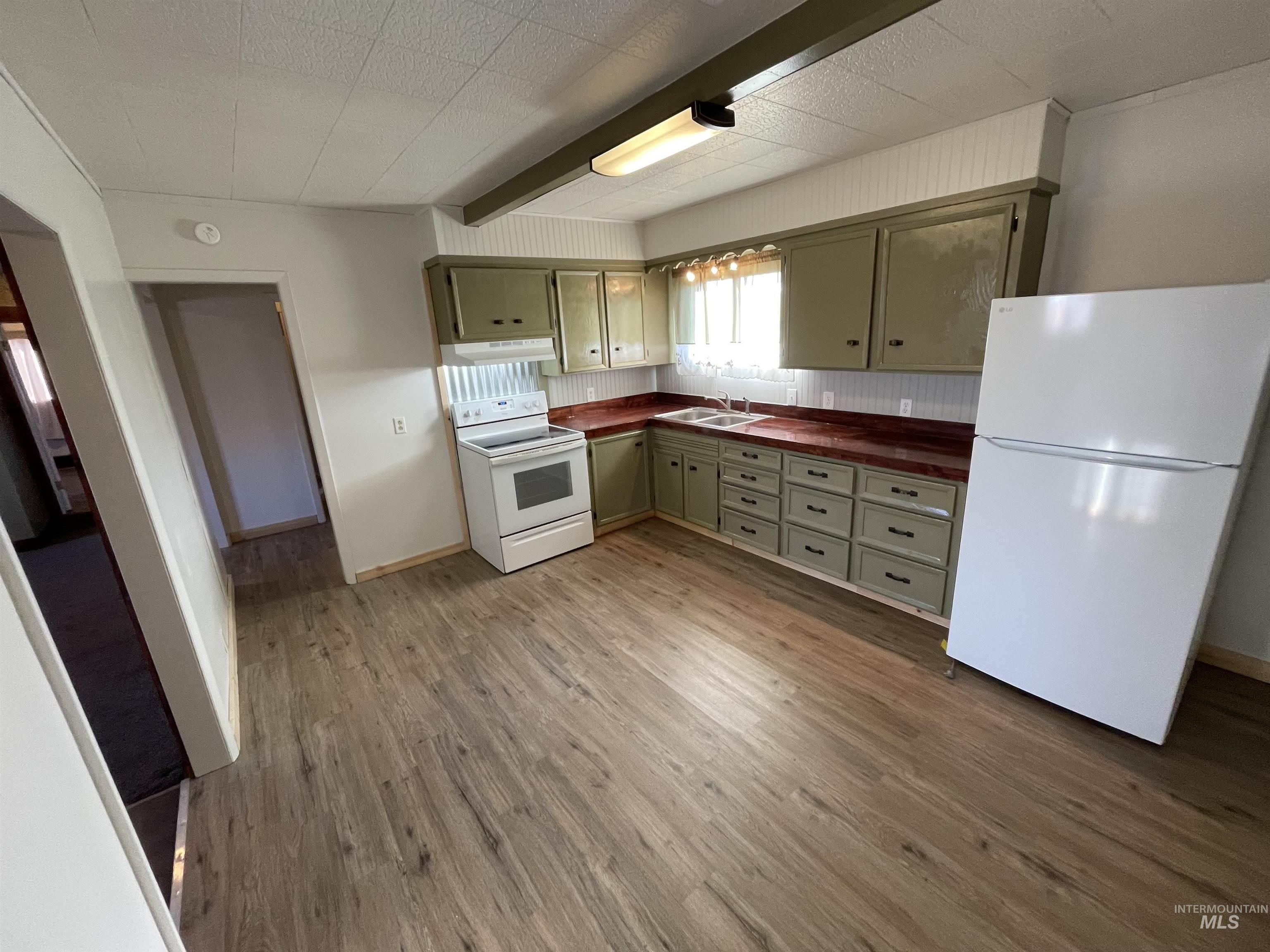 564 S South Blue Lakes Blvd Property Photo 34