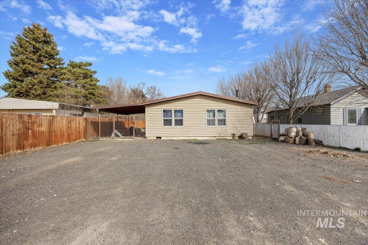 420 E Avenue C Property Photo 1
