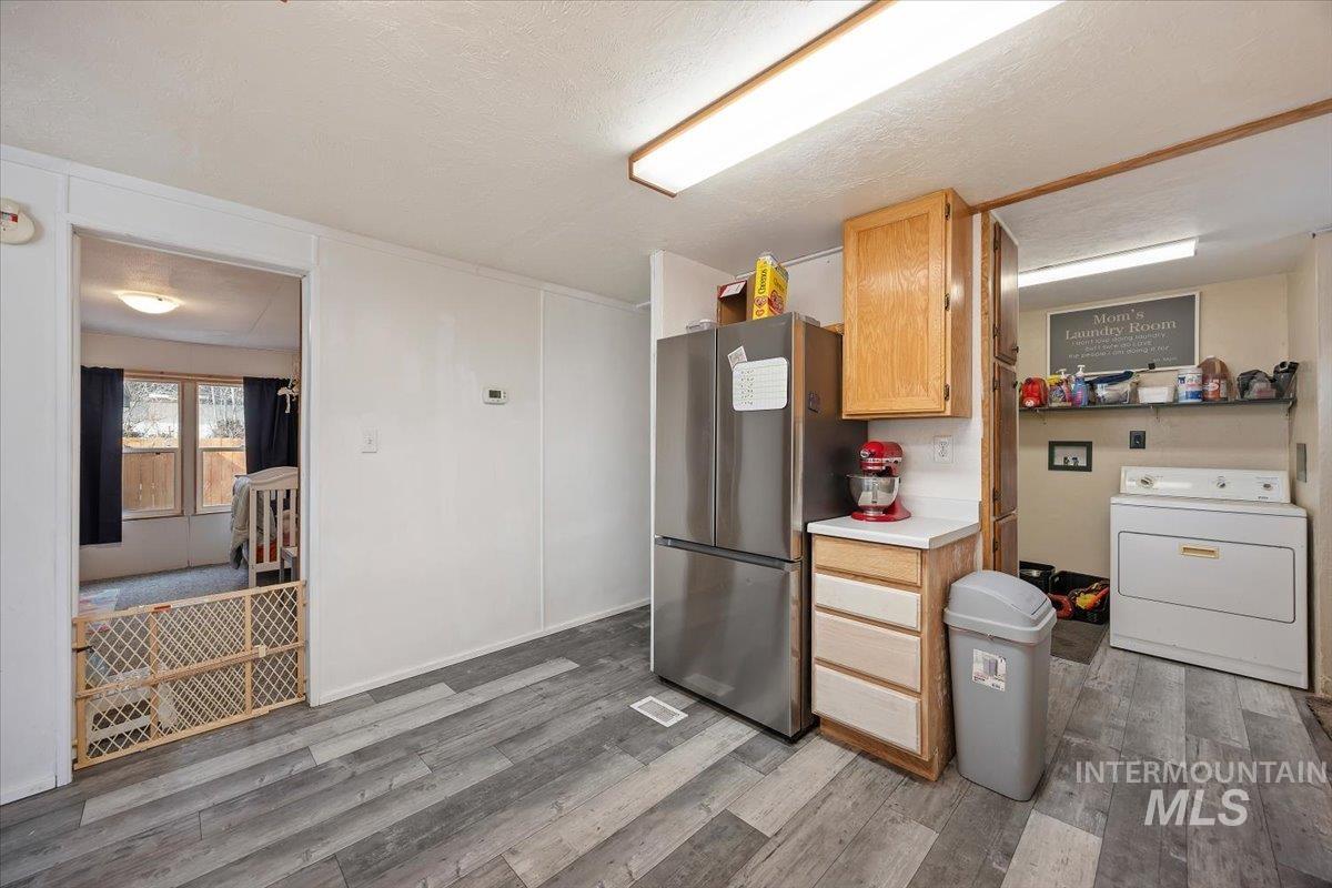 420 E Avenue C Property Photo 15