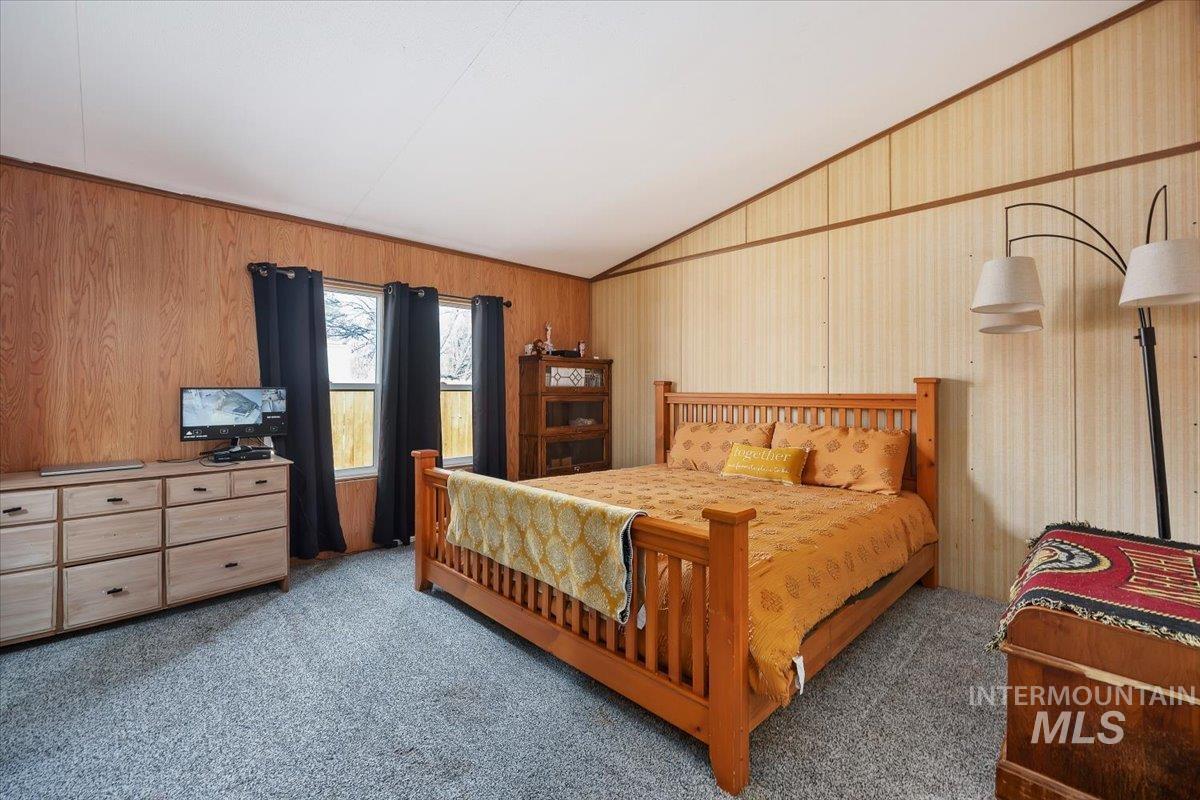 420 E Avenue C Property Photo 17