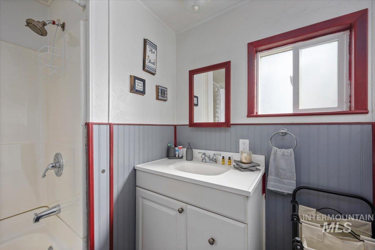 420 E Avenue C Property Photo 23