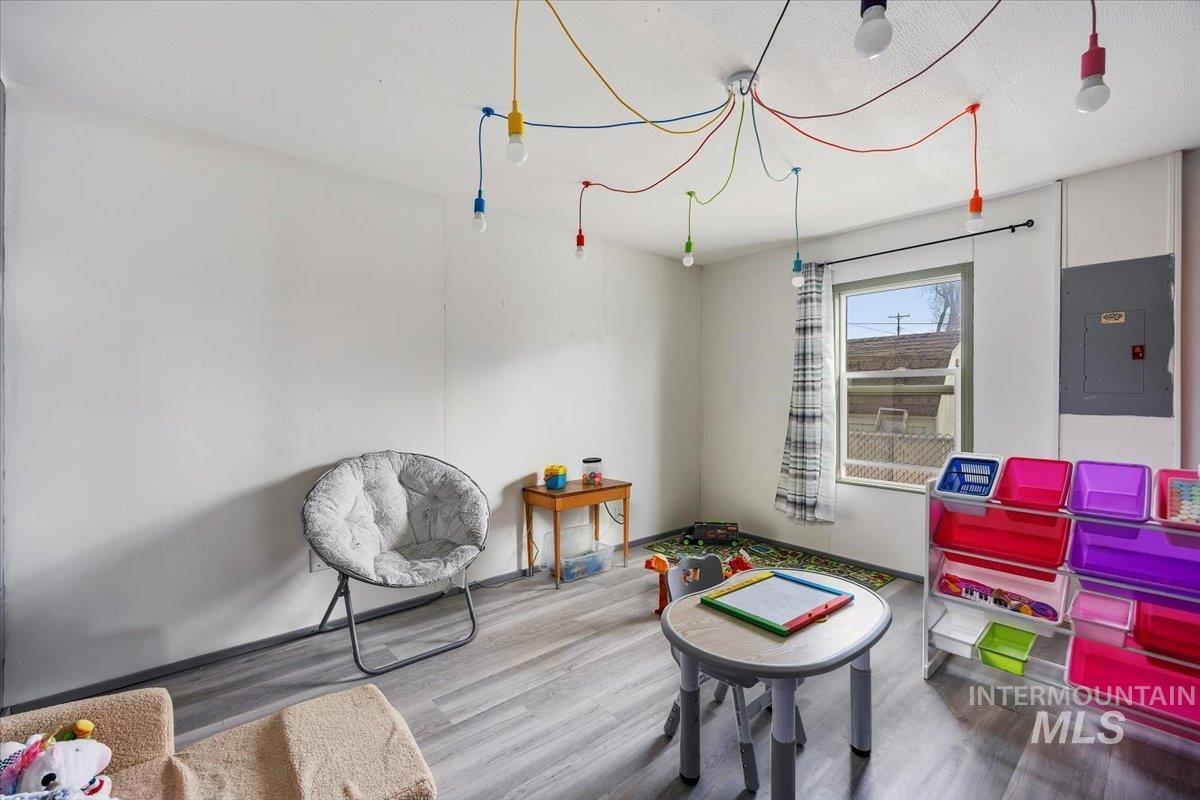 420 E Avenue C Property Photo 24