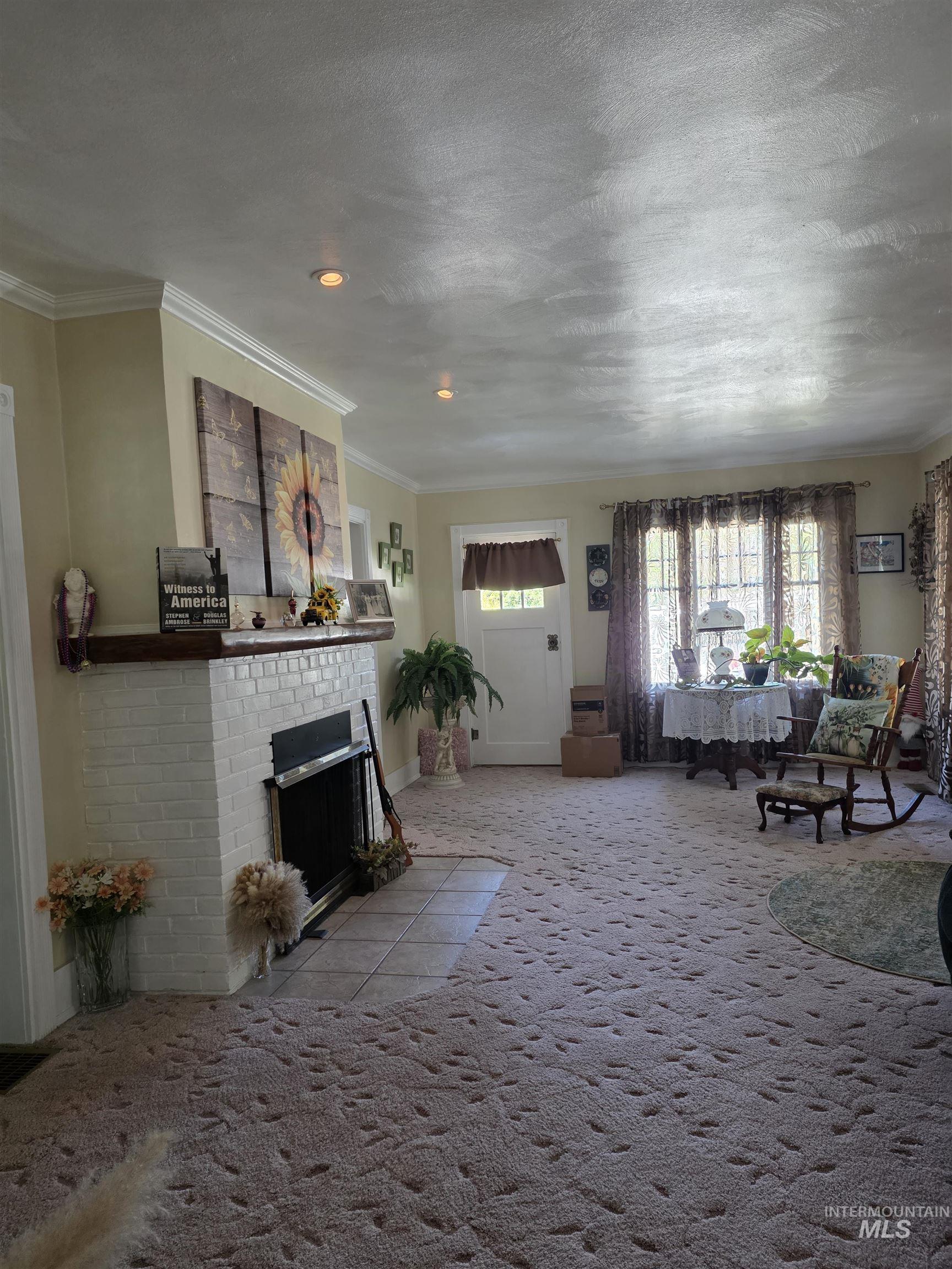 703 Johnson Avenue Property Photo 8