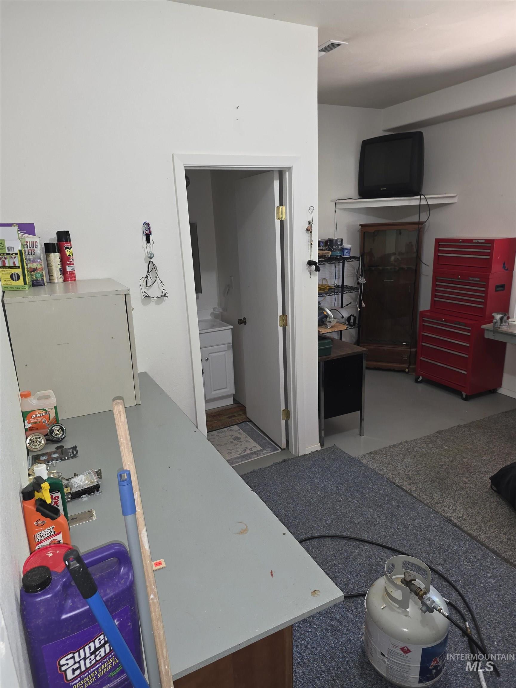 703 Johnson Avenue Property Photo 30