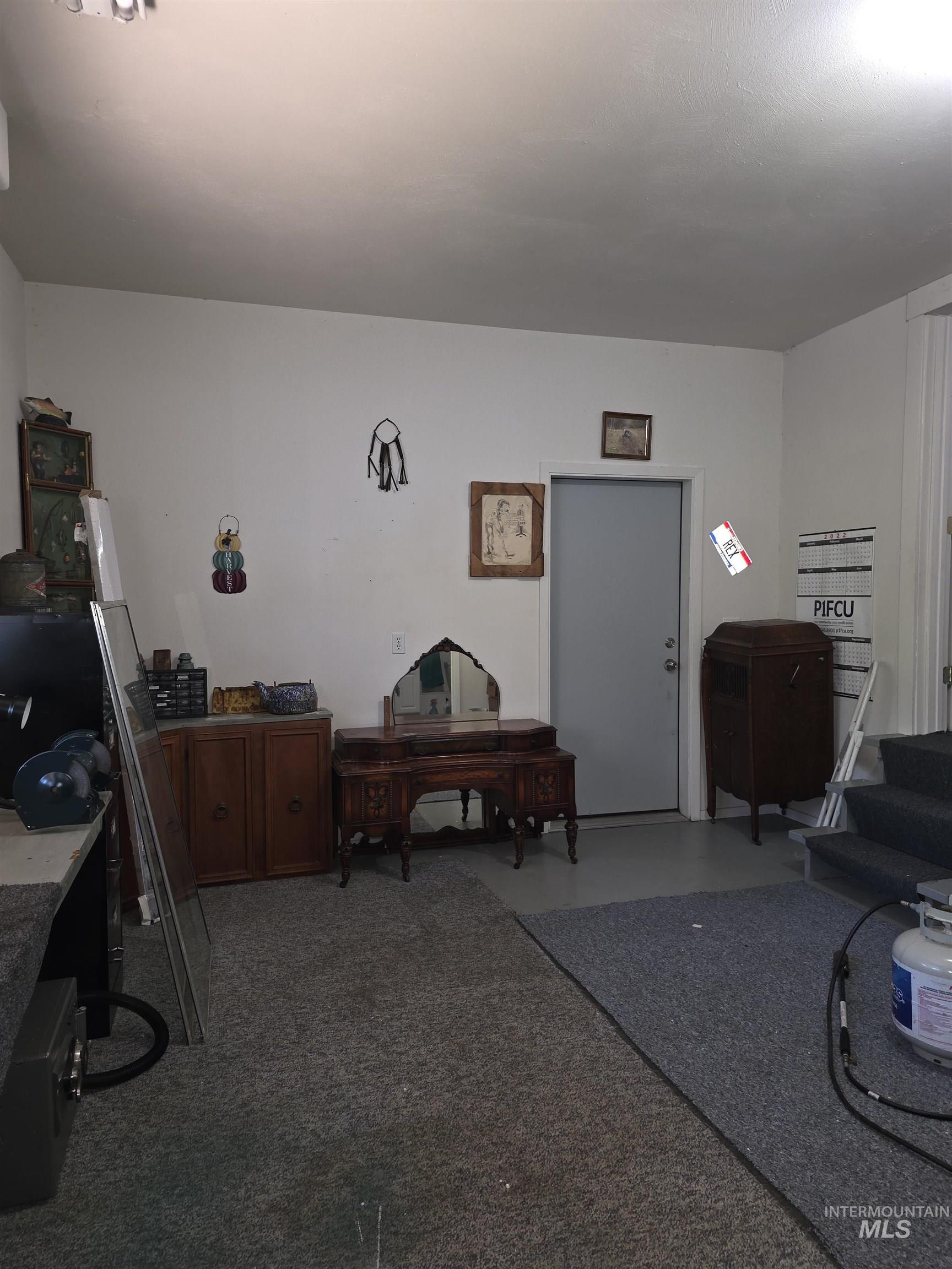 703 Johnson Avenue Property Photo 31