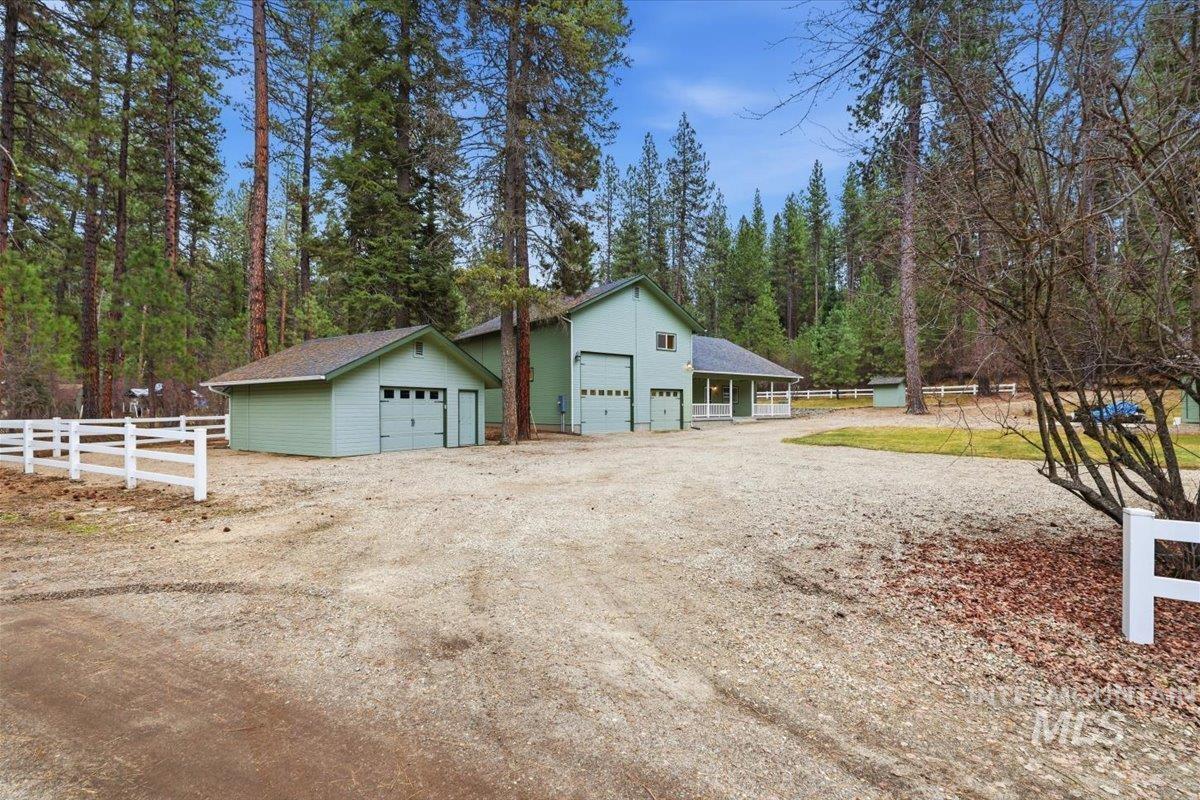 115 Bunch Dr. Property Photo 2